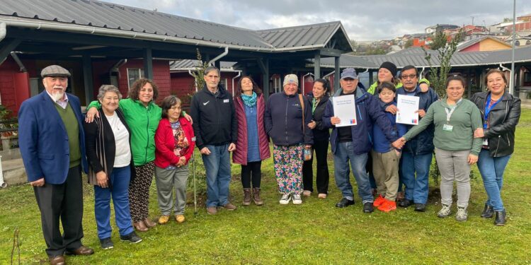 Viviendas tuteladas: Dos adultos mayores de Castro reciben hogares dignos y permanentes