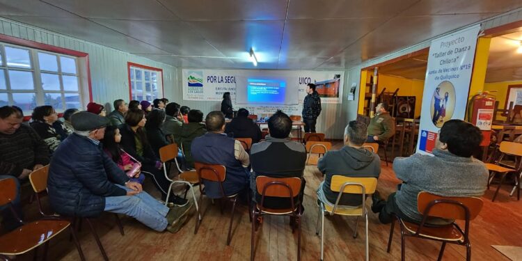 Vecinos de Quilquico valoran proyecto de termopaneles solares