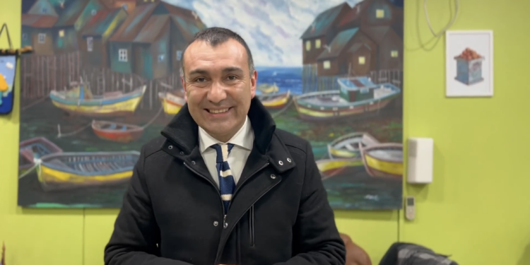 El alcalde de Castro destacó la importancia de la educación superior al aprobar 167 becas para estudiantes