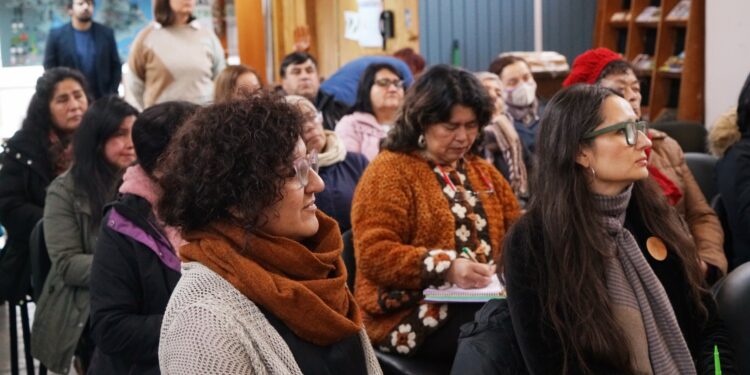 Artesanas de Castro participan en Seminario de Desarrollo Artesanal Tradicional chilote