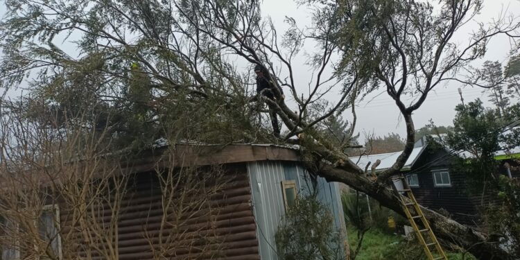 El alcalde de Castro insta al autocuidado ante las condiciones atmosféricas adversas