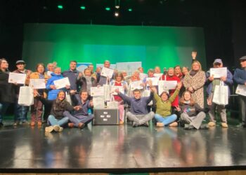 Adultos Mayores de Castro se capacitan en materia digital