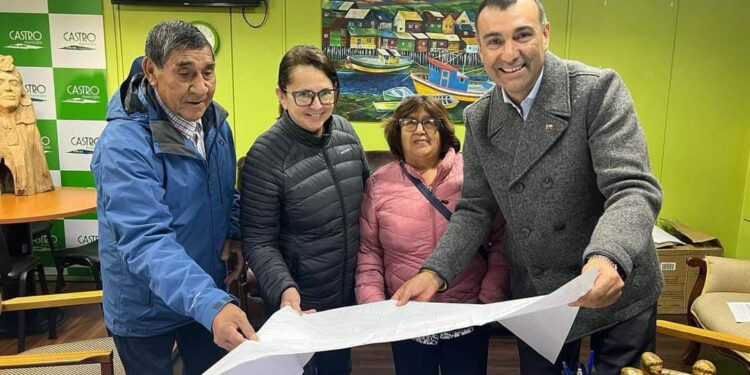 Alcalde Vera reconoce y valora el destacado rol de los líderes sociales en la comuna de Castro