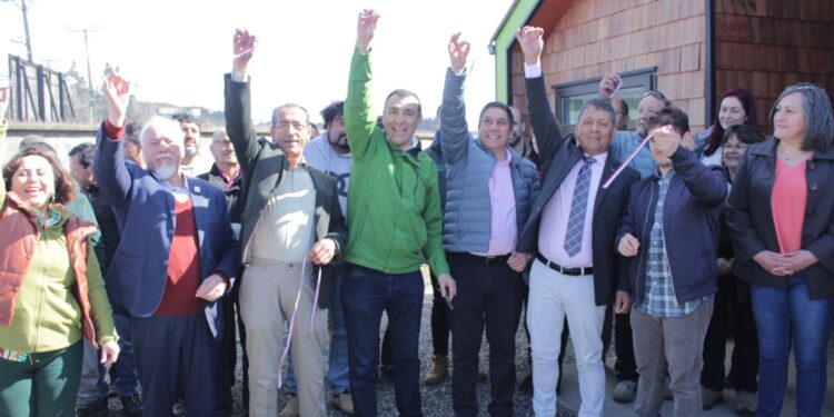 Castro Municipio inaugura nuevo centro comunitario club deportivo Línea 9