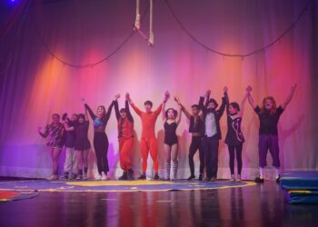 Castro rinde un emocionante homenaje al circo chileno con “El Gran Circo Teatro”