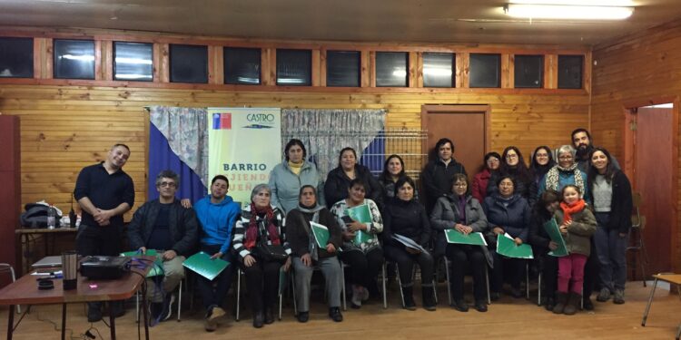Barrio Tejiendo Sueños de Castro finaliza 1er ciclo de capacitaciones con Programa CERT