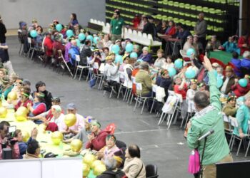 La comuna de Castro celebró la Bienvenida Primavera en un emotivo encuentro con más de 300 adultos mayores