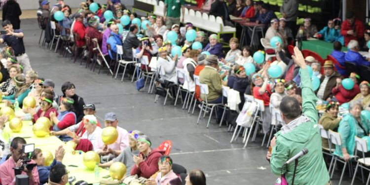 La comuna de Castro celebró la Bienvenida Primavera en un emotivo encuentro con más de 300 adultos mayores