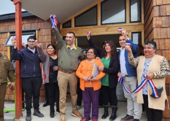 Castro Municipio entregó llaves de nueva sede social a la comunidad de Villa Bicentenario