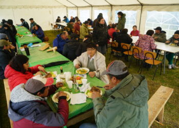 Vecinos de Peuque se lucieron en su primera fiesta gastronómica costumbrista
