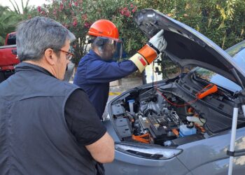 Alcalde Vera gestionó que la Planta de Revisión Técnica preste servicios en los sectores insulares de Quehui y Chelín.