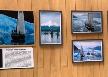 Las antiguas veleras de Chiloé surcan las paredes del Centro Cultural de Castro