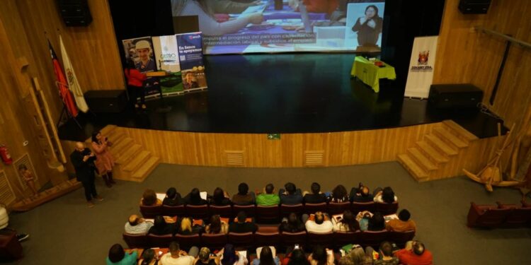 Más de 100 castreños recibieron sus certificados después de capacitarse en 4 cursos diferentes