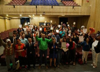 Castro Avanza: 64 vecinos culminan sus Estudios de Enseñanza Media