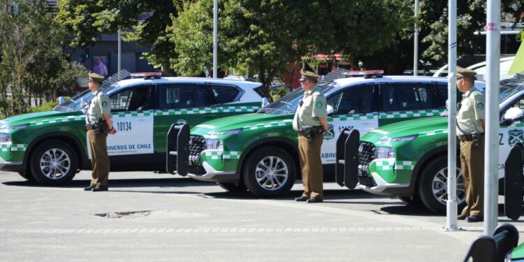 Castro: Cinco nuevos carros policiales refuerzan seguridad ciudadana comunal