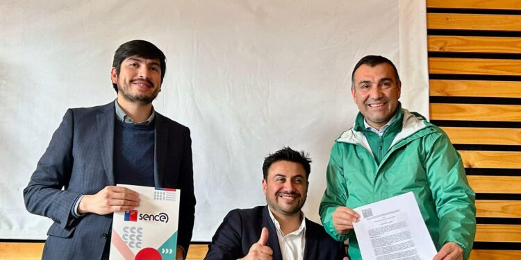 Importante convenio entre el municipio de Castro y Sence para capacitación laboral