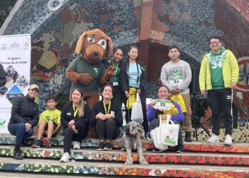 Familias y mascotas se reunieron en la Plaza de Armas para participar de la “Perruning, yo aperro con Castro”