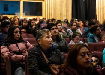 Castro Avanza: 300 vecinas y vecinos se sumergen en la educación para igualar oportunidades