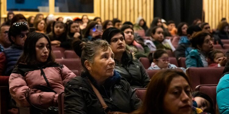 Castro Avanza: 300 vecinas y vecinos se sumergen en la educación para igualar oportunidades