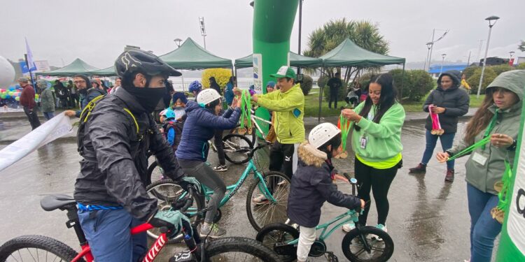 Cuarta Cicletada Familiar por el Autismo: un éxito bajo la lluvia