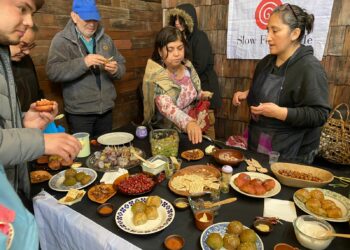Resaltan alimentos y preparaciones ancestrales con muestra gratuita en la Plaza de Armas de Castro