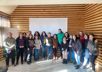 Mujeres se empoderan a través de la gasfitería