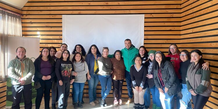 Mujeres se empoderan a través de la gasfitería