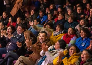 Castro celebró el Día de la Madre con un emotivo homenaje a las mamitas castreñas
