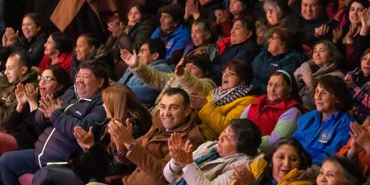 Castro celebró el Día de la Madre con un emotivo homenaje a las mamitas castreñas