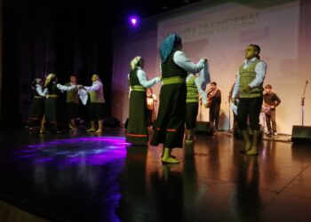 Agrupaciones folclóricas rindieron homenaje a la danza tradicional en Castro
