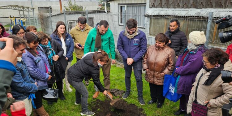 Instalarán señaléticas, paraderos y demarcaciones viales en el Barrio Tejiendo Sueños de Castro