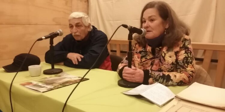 Escritores chilotes advierten reducción de la capacidad de lectura de los jóvenes