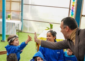 Escuela especial Los Ciruelillos de Castro Inauguró un moderno patio de juegos para sus alumnos