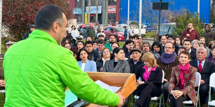 Ministra del Interior y Alcalde Vera firman acuerdo para transformación del borde costero de la capital provincial