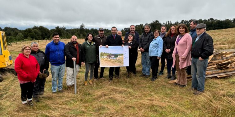 Castro: Comienza a construirse anhelada sede social en San Antonio de Puyan