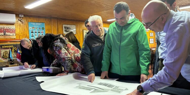 El Municipio de Castro y Bomberos: Juntos en proyectos emblemáticos para fortalecer la seguridad y el bienestar de la comuna