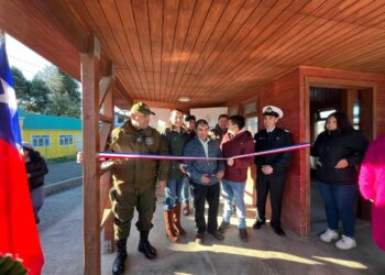 Isla Quehui avanza en seguridad con instalación de cámaras de televigilancia