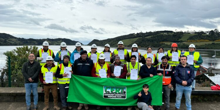 Vecinos de Isla Quehui se capacitaron ante emergencias