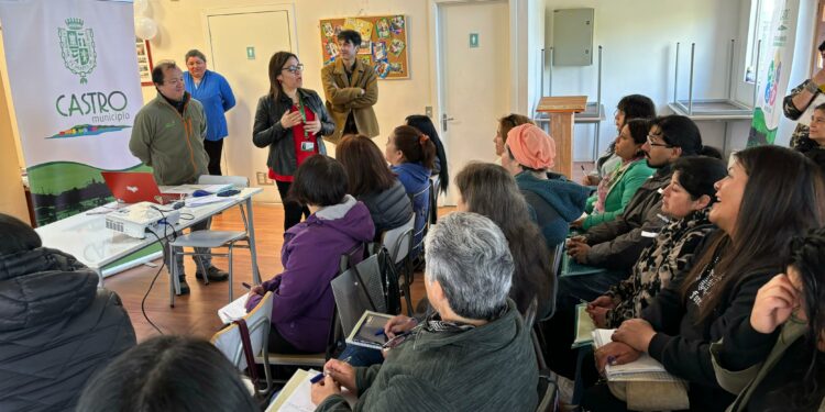 OMIL inicia curso de cuidado para personas dependientes, postrados y adultos mayores