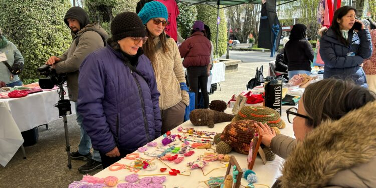 Participantes del programa Mujeres Jefas de Hogar muestran su talento a través de feria de Emprendimiento