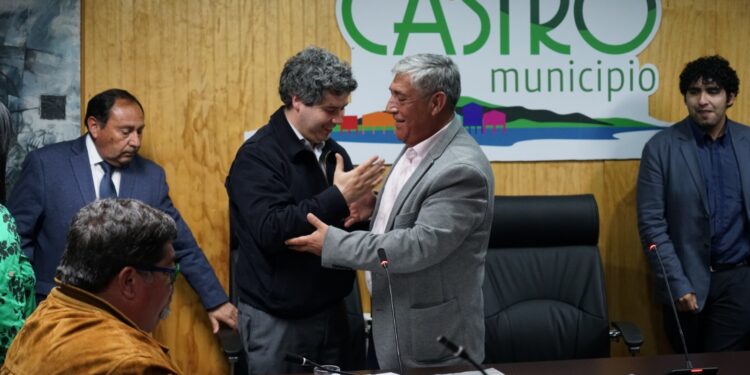 Concejo Municipal de Castro eligió por mayoría a Baltazar Elgueta Cheuquepil como alcalde de la comuna