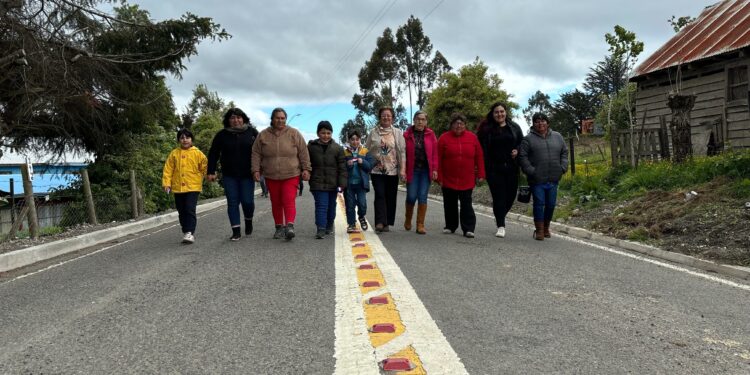 Nueva ruta caminera rural de Castro viene a mejorar conectividad de vecinos de Tey-San José