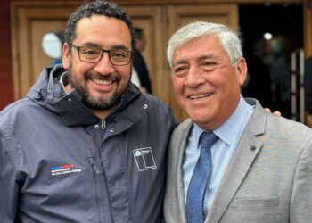 Ministro de Educación y alcalde de Castro unen fuerzas para fortalecer la educación en Chiloé