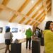 Inauguran exposición colectiva que celebra el talento artístico de Chiloé