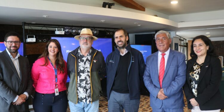 Alcalde participa en la presentación del Plan Bicentenario de Chiloé