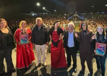Talentos locales y grandes artistas brillaron en “Chiloé Canta”