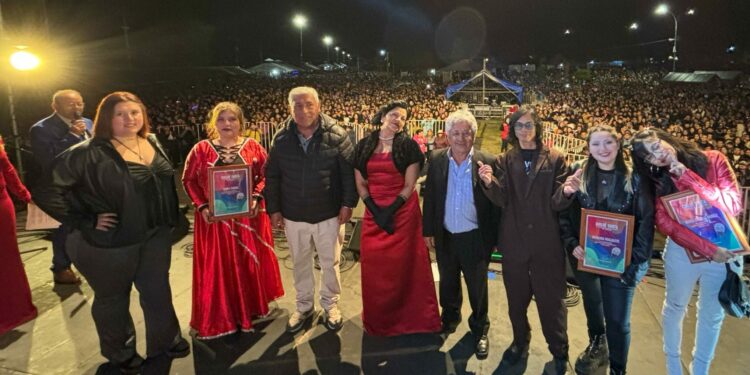 Talentos locales y grandes artistas brillaron en “Chiloé Canta”
