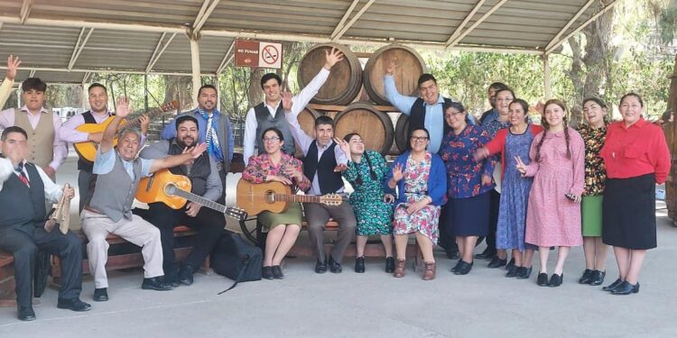 Conjunto Folclórico Senda Chilota es distinguido con el Premio Chiloé de Extensión Cultural 2025