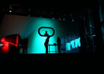 “La Casa de las Márquez” emocionó al público en el Centro Cultural de Castro