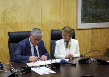 Municipio firma importante convenio con universidad de España